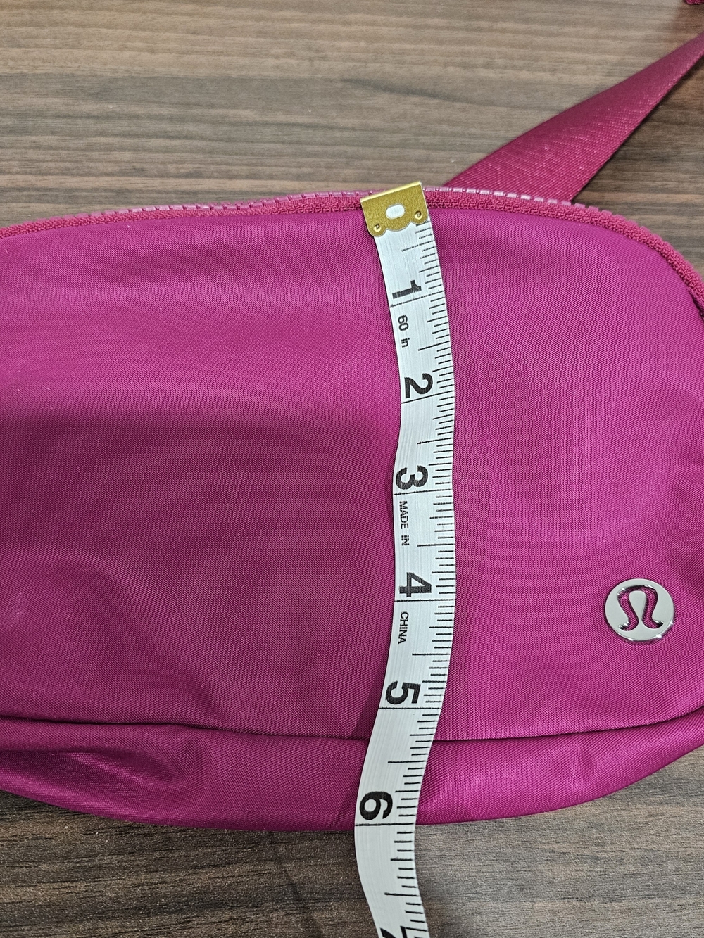 Lululemon Everywhere BeltBag Pink Fuchsia New Crossbody Waist Pack Festival Vaca - Picture 13 of 13